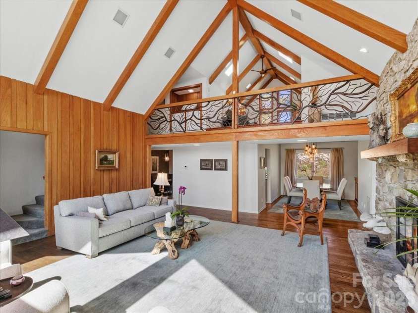 68 Acorn Road, Asheville, NC 28804.  MLS# CAR4372514, YatesRealty ID 23996. 
