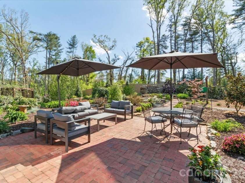 68 Acorn Road, Asheville, NC 28804.  MLS# CAR4372514, YatesRealty ID 23996. 