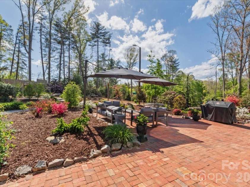 68 Acorn Road, Asheville, NC 28804.  MLS# CAR4372514, YatesRealty ID 23996. 