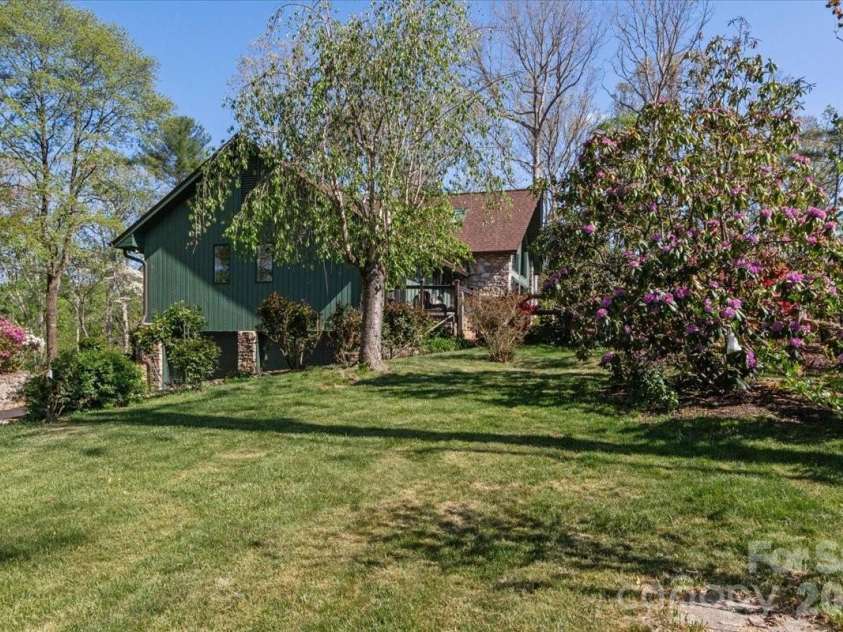 68 Acorn Road, Asheville, NC 28804.  MLS# CAR4372514, YatesRealty ID 23996. 