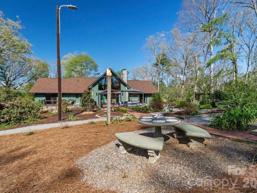 68 Acorn Road, Asheville, NC 28804.  MLS# CAR4372514, YatesRealty ID 23996. 