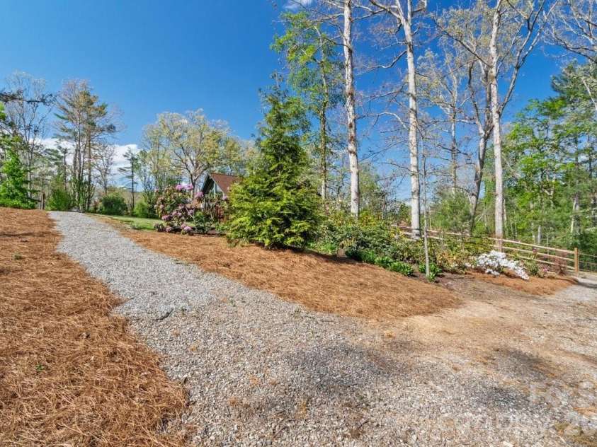 68 Acorn Road, Asheville, NC 28804.  MLS# CAR4372514, YatesRealty ID 23996. 