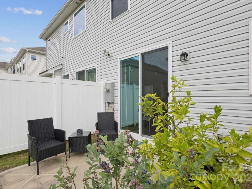 13323 Savaine Street, Charlotte, NC 28278.  MLS# CAR4275113, YatesRealty ID 23998. 