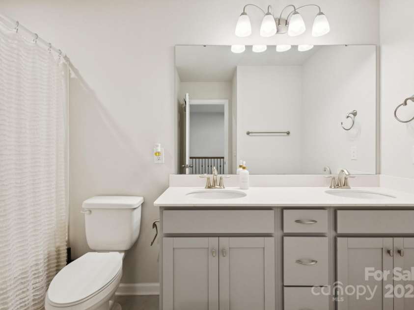 13323 Savaine Street, Charlotte, NC 28278.  MLS# CAR4275113, YatesRealty ID 23998. Full Bathroom