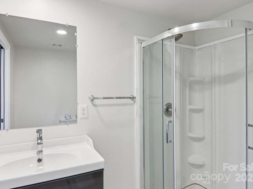 39 Short Street, Asheville, NC 28801.  MLS# CAR4216247, YatesRealty ID 23999. 