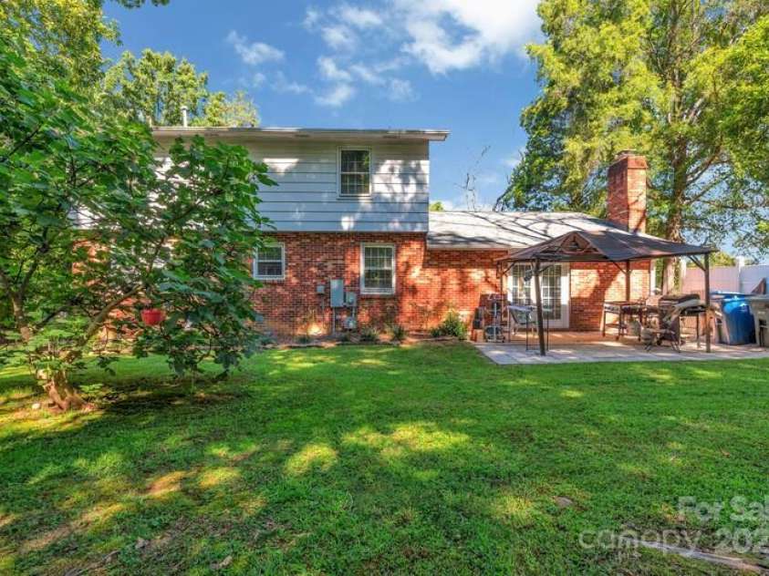 201 Bayberry Drive, Salisbury, NC 28147.  MLS# CAR4298918, YatesRealty ID 24. Back of home