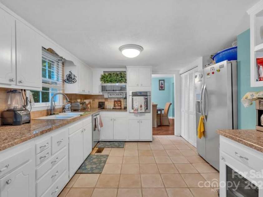 201 Bayberry Drive, Salisbury, NC 28147.  MLS# CAR4298918, YatesRealty ID 24. Kitchen