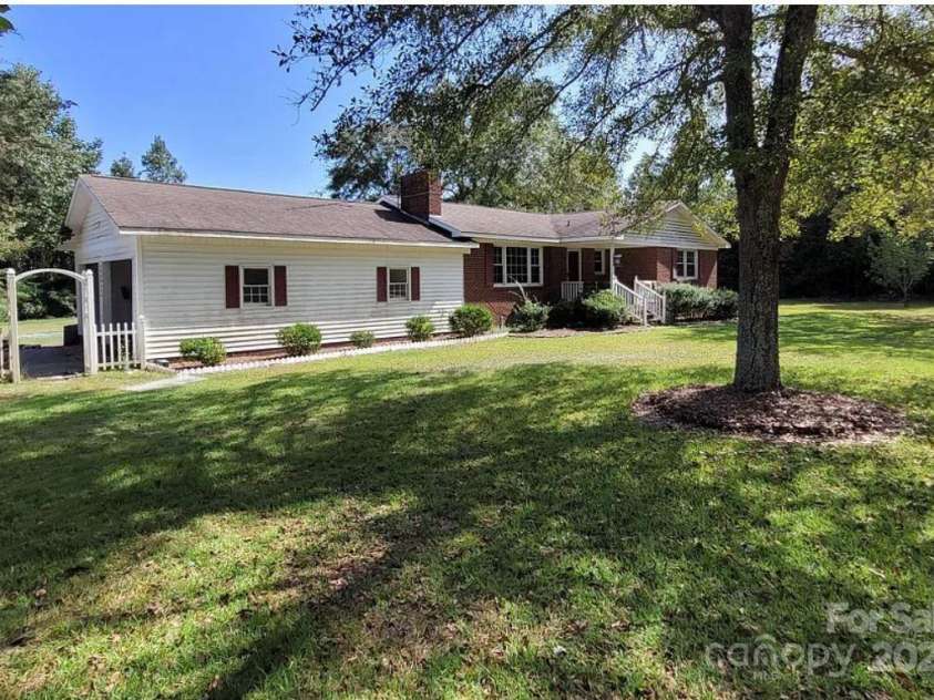 275 Ned Williams Road, Kershaw, SC 29067.  MLS# CAR4240472, YatesRealty ID 240. 