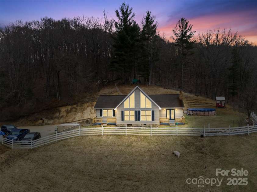 83 Roland Street, Burnsville, NC 28714.  MLS# CAR4228436, YatesRealty ID 2400. 