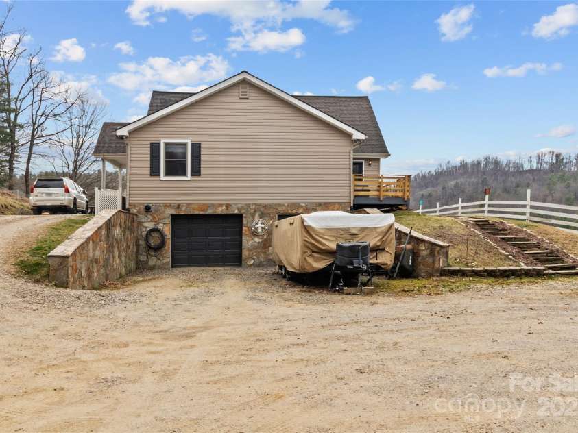 83 Roland Street, Burnsville, NC 28714.  MLS# CAR4228436, YatesRealty ID 2400. 