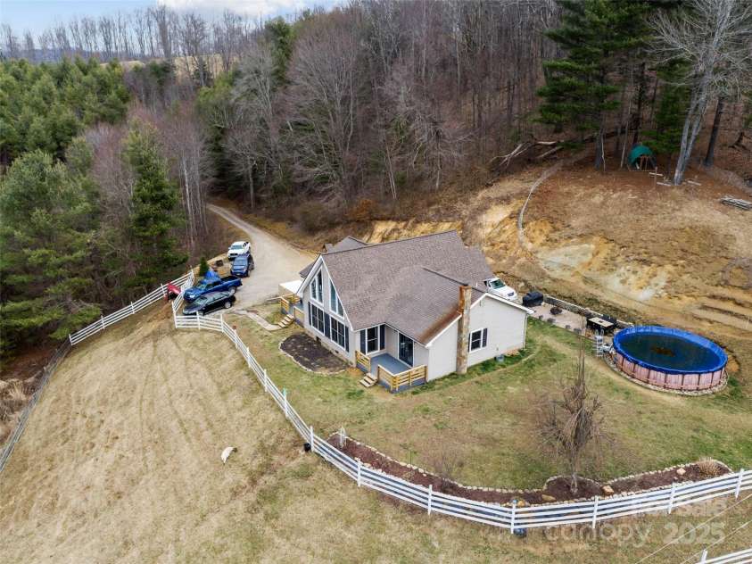 83 Roland Street, Burnsville, NC 28714.  MLS# CAR4228436, YatesRealty ID 2400. 