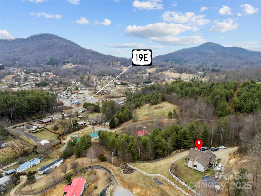 83 Roland Street, Burnsville, NC 28714.  MLS# CAR4228436, YatesRealty ID 2400. 