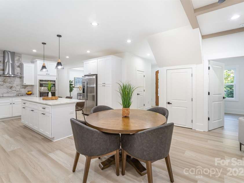 10405 Briarhurst Place, Mint Hill, NC 28227.  MLS# CAR4305265, YatesRealty ID 24000. Breakfast Nook