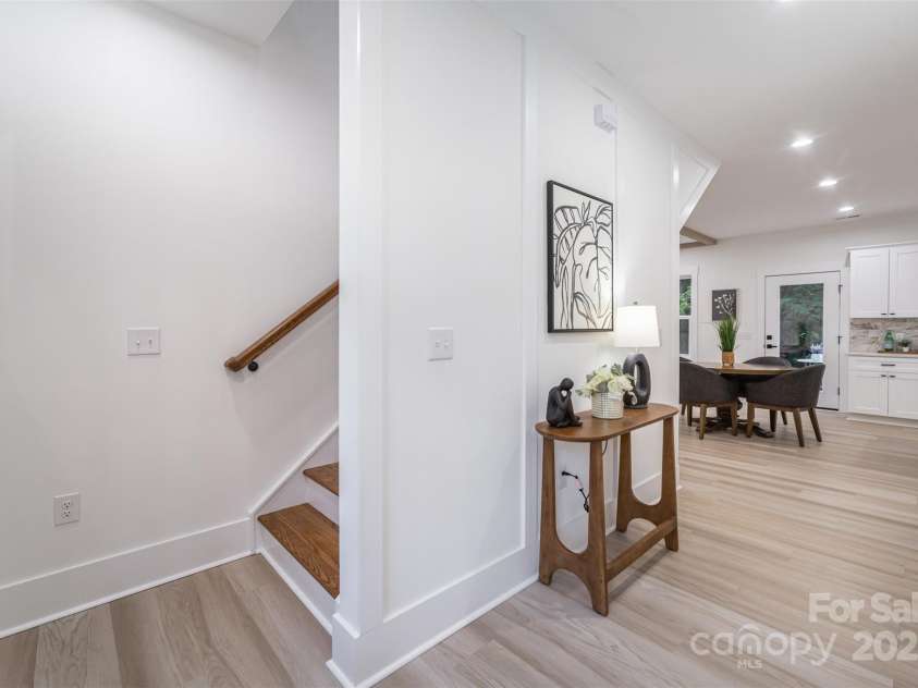 10405 Briarhurst Place, Mint Hill, NC 28227.  MLS# CAR4305265, YatesRealty ID 24000. Foyer