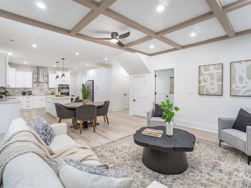 10405 Briarhurst Place, Mint Hill, NC 28227.  MLS# CAR4305265, YatesRealty ID 24000. Living Room