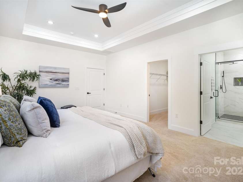 10405 Briarhurst Place, Mint Hill, NC 28227.  MLS# CAR4305265, YatesRealty ID 24000. Primary Bedroom