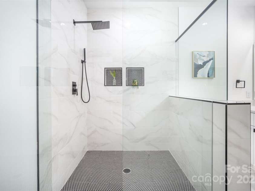 10405 Briarhurst Place, Mint Hill, NC 28227.  MLS# CAR4305265, YatesRealty ID 24000. Primary Shower