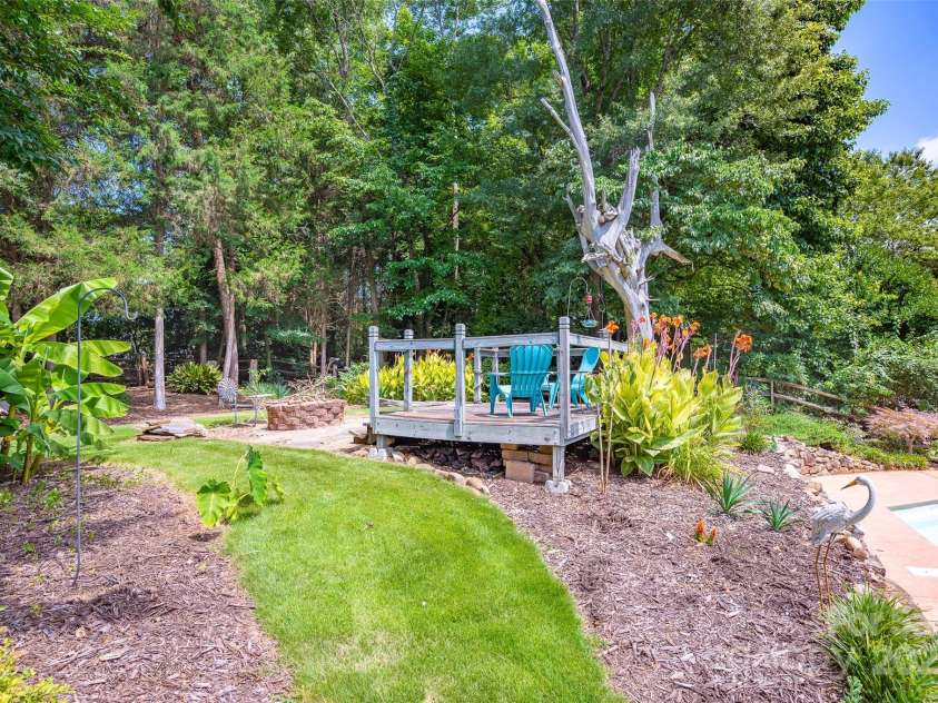 131 Stone Ridge Lane, Mooresville, NC 28117.  MLS# CAR4277640, YatesRealty ID 24001. 