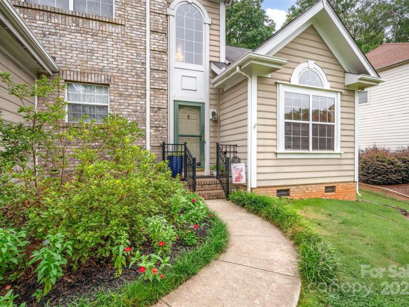 131 Stone Ridge Lane, Mooresville, NC 28117.  MLS# CAR4277640, YatesRealty ID 24001. 
