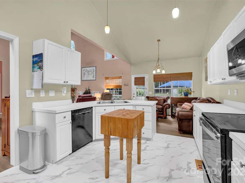 131 Stone Ridge Lane, Mooresville, NC 28117.  MLS# CAR4277640, YatesRealty ID 24001. 