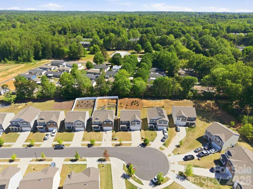3016 Platinum Pointe Drive, Charlotte, NC 28227.  MLS# CAR4369367, YatesRealty ID 24001. Cul de Sac Lot