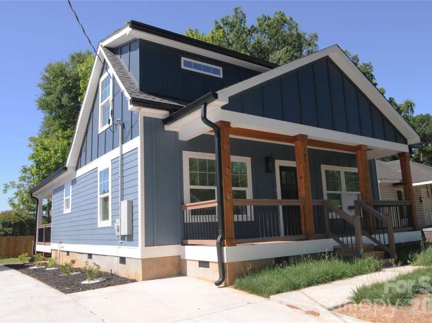 105 6th Avenue, Gastonia, NC 28052.  MLS# CAR4382250, YatesRealty ID 24002. 