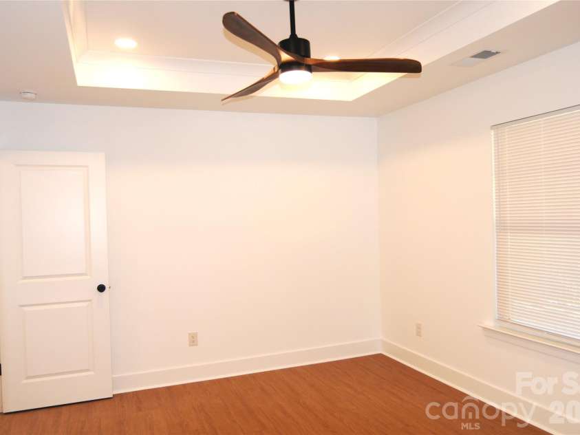 105 6th Avenue, Gastonia, NC 28052.  MLS# CAR4382250, YatesRealty ID 24002. 