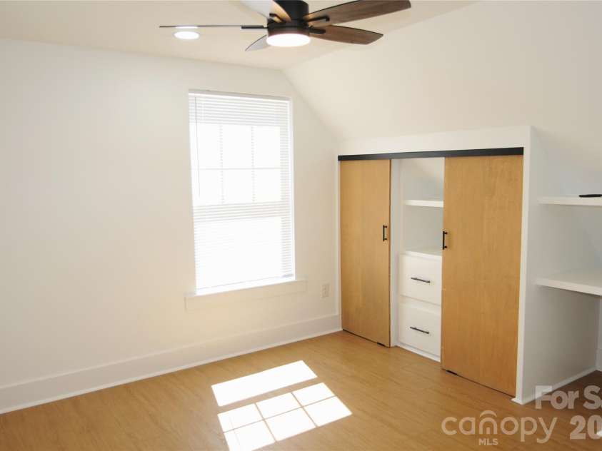 105 6th Avenue, Gastonia, NC 28052.  MLS# CAR4382250, YatesRealty ID 24002. 