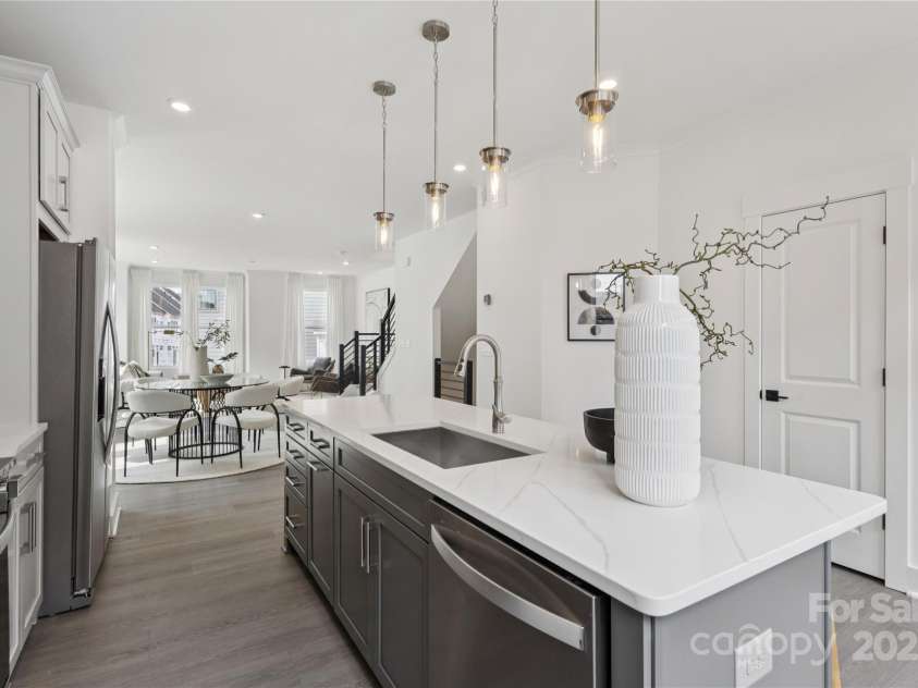 6005 Countess Drive, Charlotte, NC 28217.  MLS# CAR4249197, YatesRealty ID 24002. 