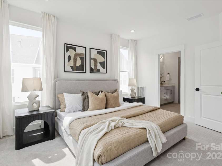 6005 Countess Drive, Charlotte, NC 28217.  MLS# CAR4249197, YatesRealty ID 24002. 