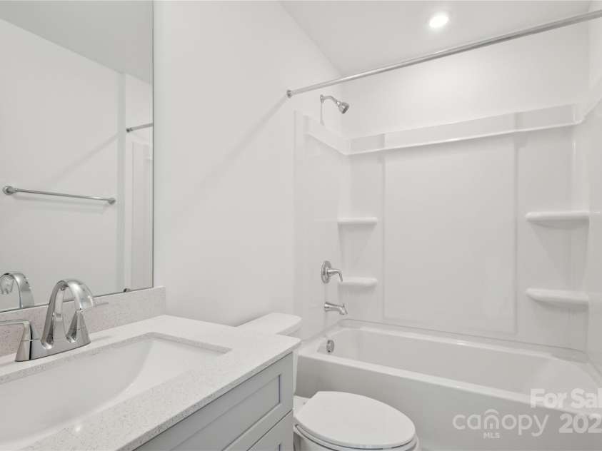 6005 Countess Drive, Charlotte, NC 28217.  MLS# CAR4249197, YatesRealty ID 24002. 