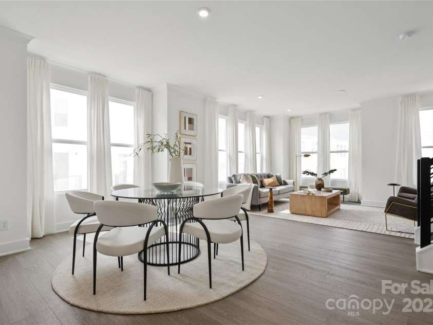 6005 Countess Drive, Charlotte, NC 28217.  MLS# CAR4249197, YatesRealty ID 24002. Dining Area