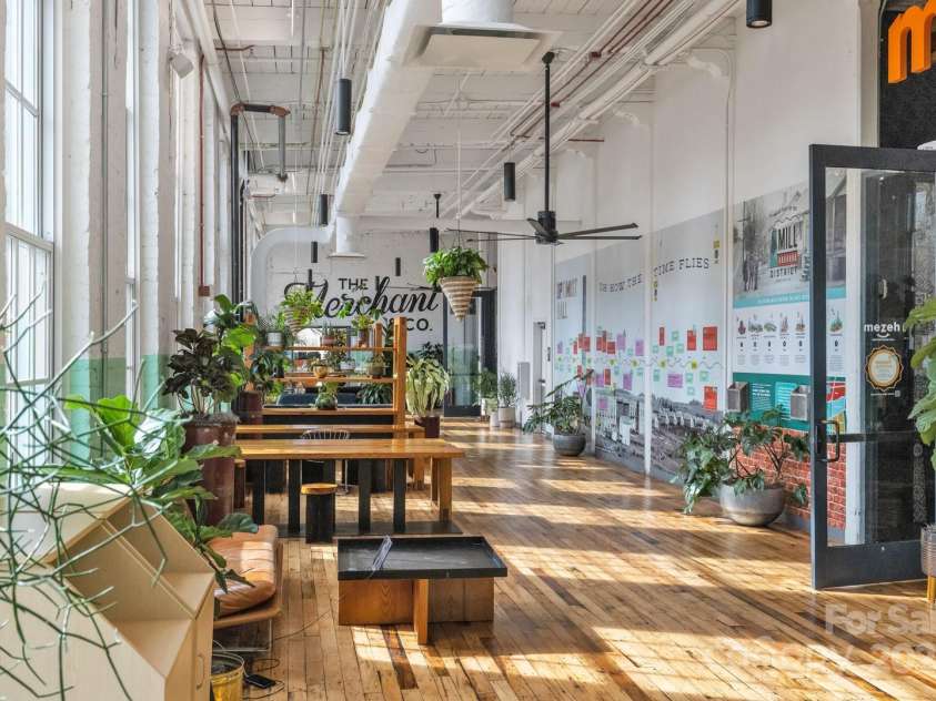 6005 Countess Drive, Charlotte, NC 28217.  MLS# CAR4249197, YatesRealty ID 24002. Many Local Favorites Near By!