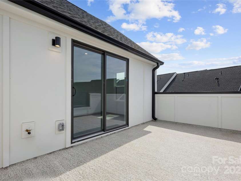 6005 Countess Drive, Charlotte, NC 28217.  MLS# CAR4249197, YatesRealty ID 24002. Rooftop Terrace