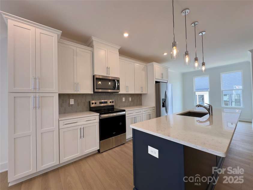 6013 Countess Drive, Charlotte, NC 28217.  MLS# CAR4265938, YatesRealty ID 24003. 6013 Countess Dr.