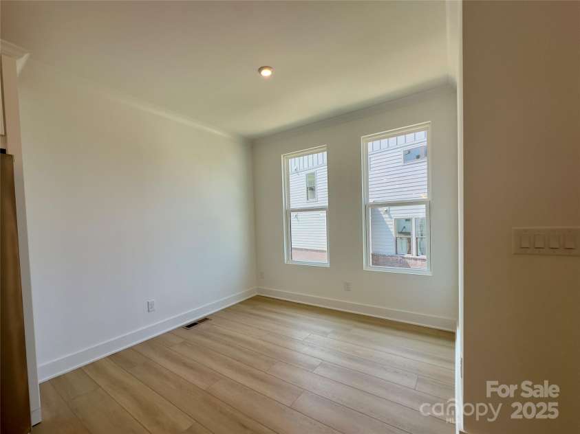 6013 Countess Drive, Charlotte, NC 28217.  MLS# CAR4265938, YatesRealty ID 24003. Dining Area