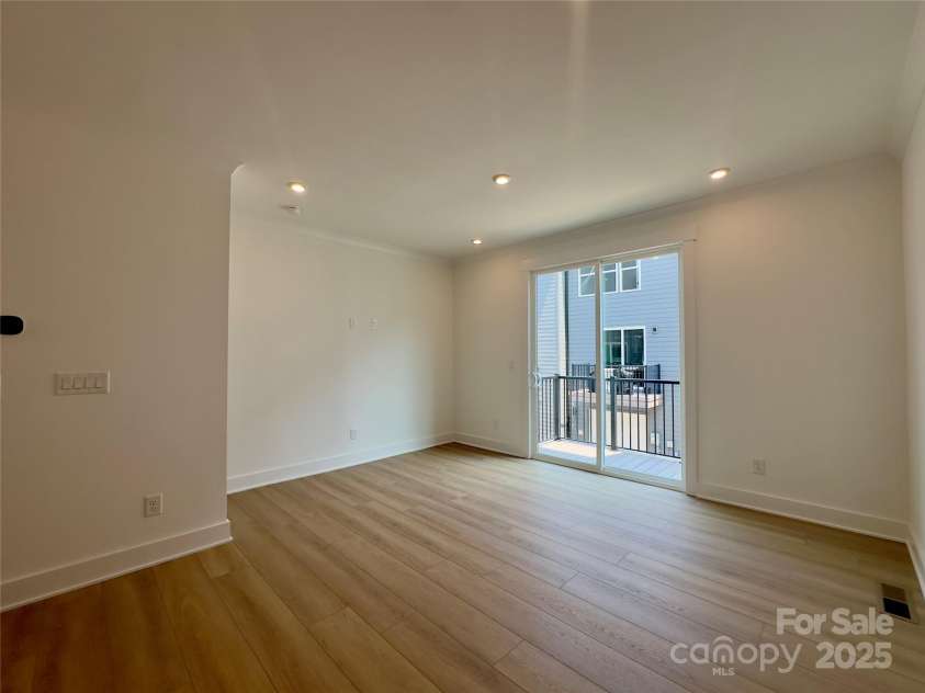 6013 Countess Drive, Charlotte, NC 28217.  MLS# CAR4265938, YatesRealty ID 24003. Family Room