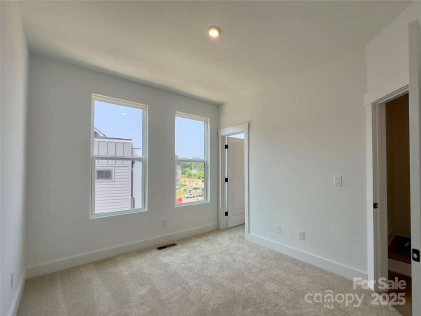 6013 Countess Drive, Charlotte, NC 28217.  MLS# CAR4265938, YatesRealty ID 24003. Guest Bedroom