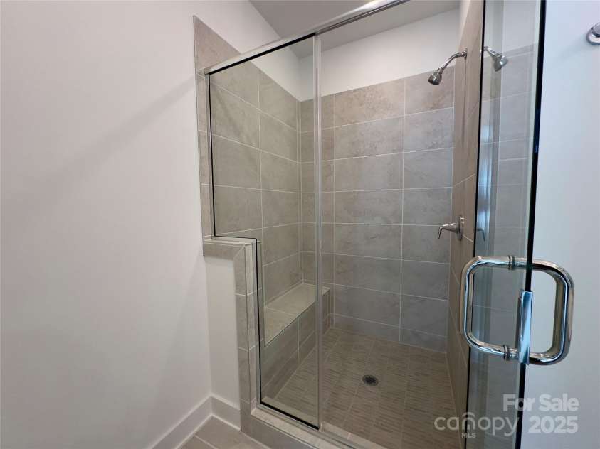 6013 Countess Drive, Charlotte, NC 28217.  MLS# CAR4265938, YatesRealty ID 24003. Owner's Bath