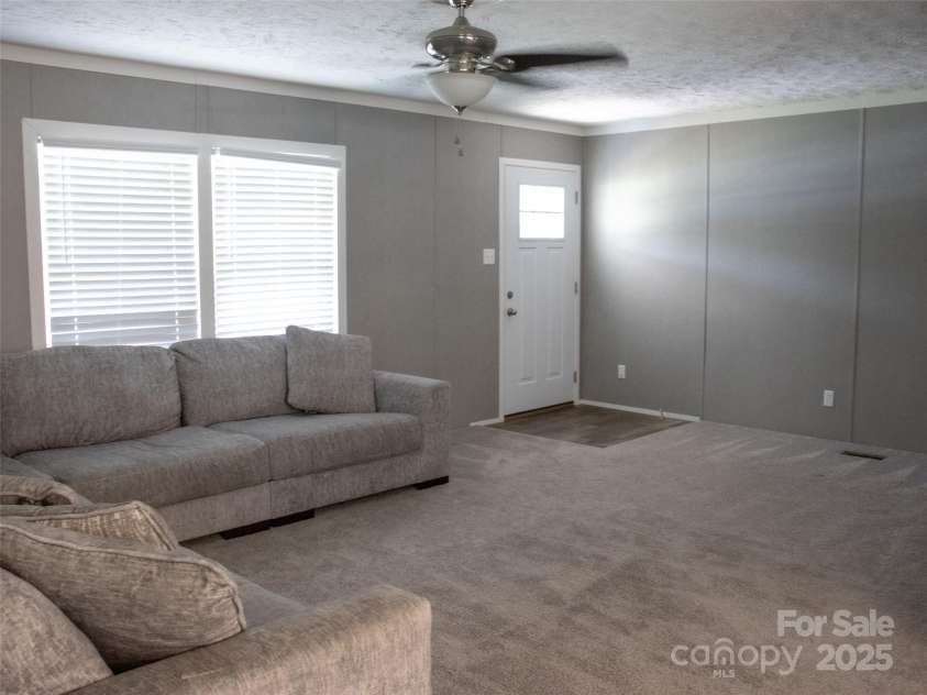 1856 Kemp Circle, Shelby, NC 28152.  MLS# CAR4276582, YatesRealty ID 24004. 