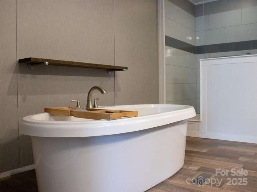 1856 Kemp Circle, Shelby, NC 28152.  MLS# CAR4276582, YatesRealty ID 24004. 