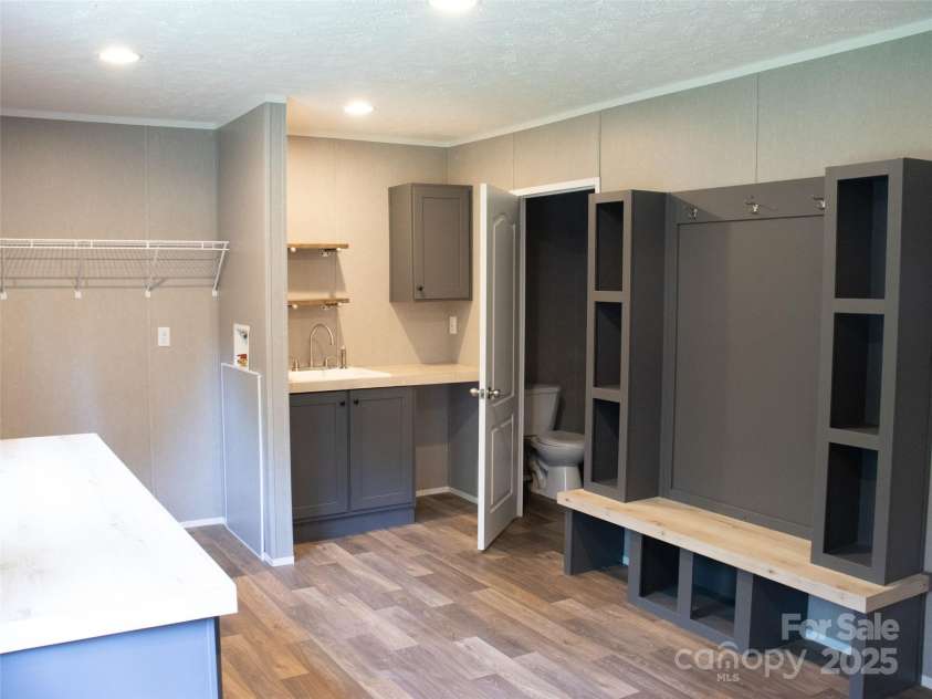 1856 Kemp Circle, Shelby, NC 28152.  MLS# CAR4276582, YatesRealty ID 24004. 