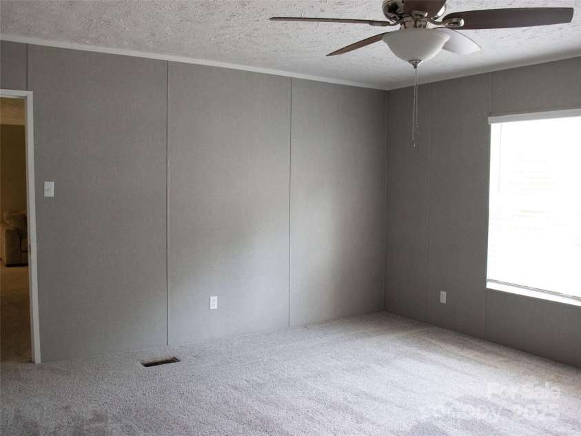 1856 Kemp Circle, Shelby, NC 28152.  MLS# CAR4276582, YatesRealty ID 24004. 