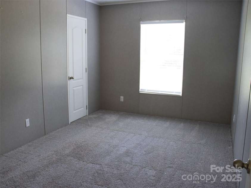 1856 Kemp Circle, Shelby, NC 28152.  MLS# CAR4276582, YatesRealty ID 24004. 