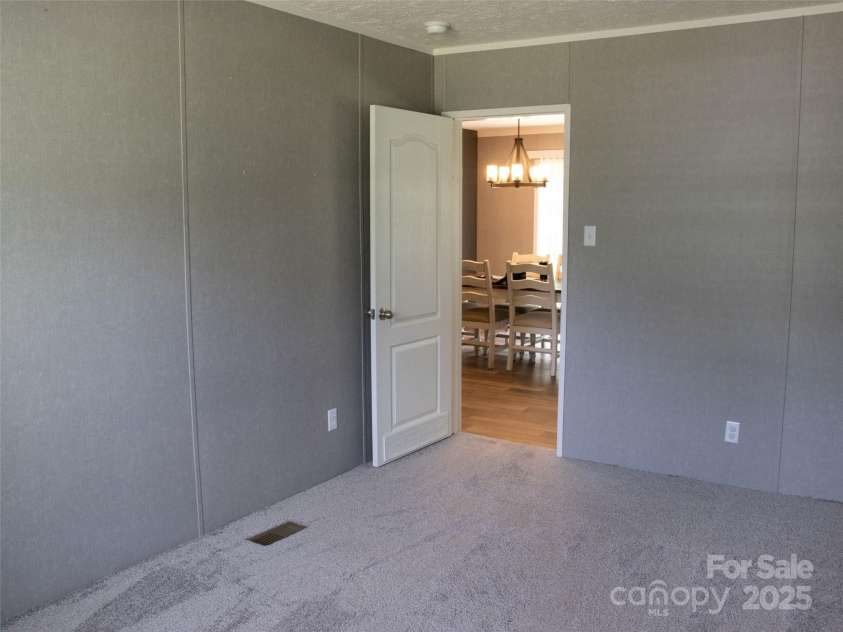 1856 Kemp Circle, Shelby, NC 28152.  MLS# CAR4276582, YatesRealty ID 24004. 