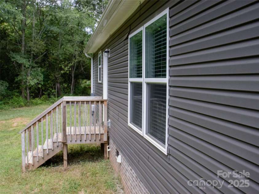 1856 Kemp Circle, Shelby, NC 28152.  MLS# CAR4276582, YatesRealty ID 24004. 