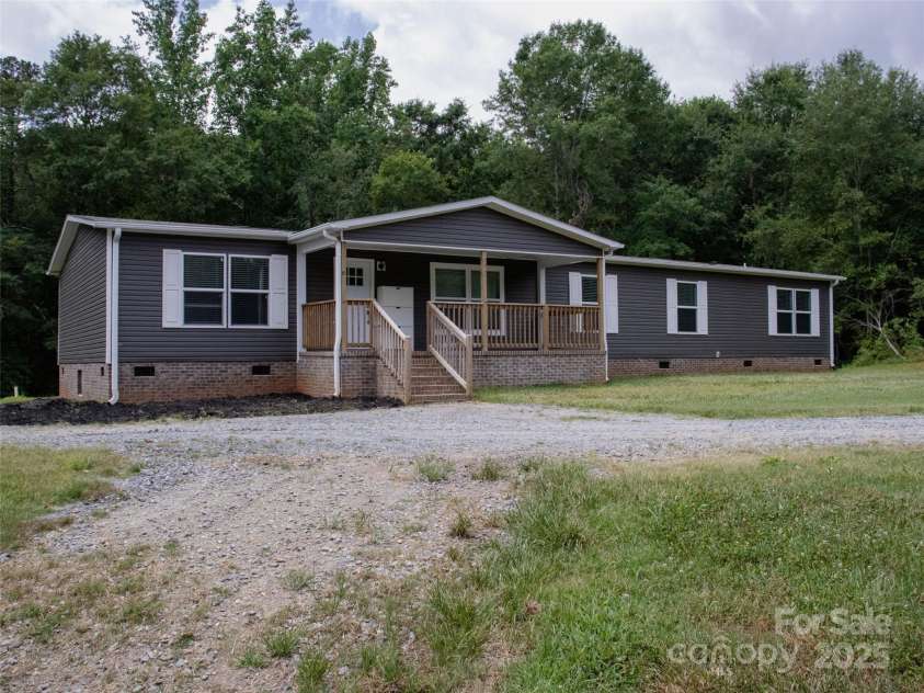1856 Kemp Circle, Shelby, NC 28152.  MLS# CAR4276582, YatesRealty ID 24004. 
