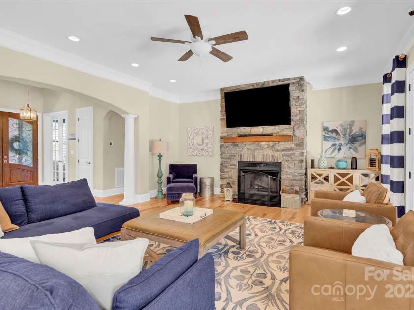 141 Castle Drive, Mooresville, NC 28117.  MLS# CAR4271681, YatesRealty ID 24005. 