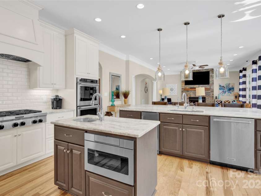 141 Castle Drive, Mooresville, NC 28117.  MLS# CAR4271681, YatesRealty ID 24005. 