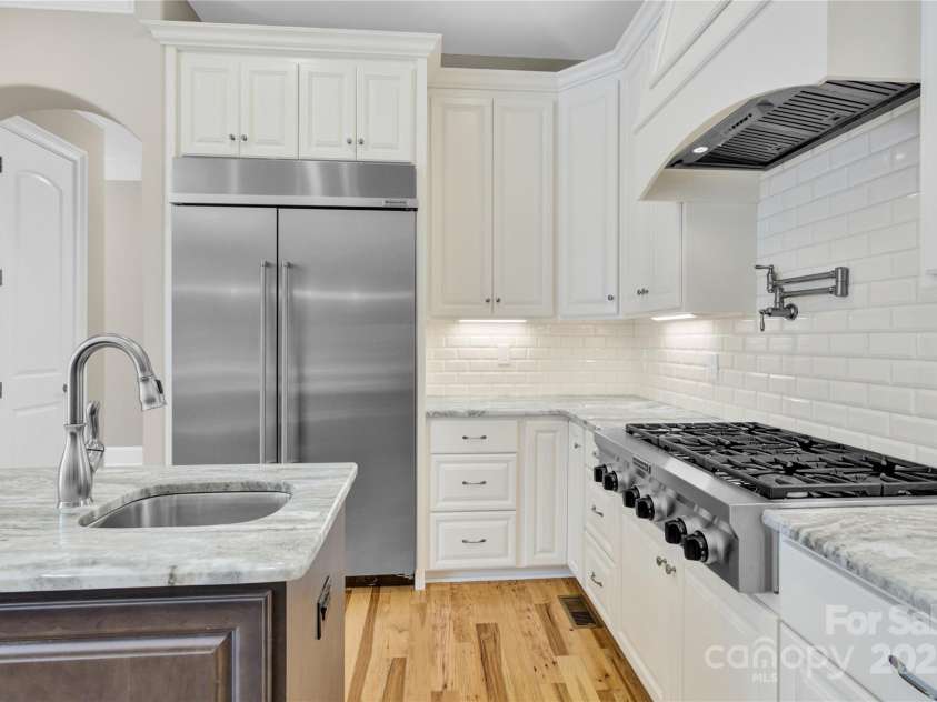 141 Castle Drive, Mooresville, NC 28117.  MLS# CAR4271681, YatesRealty ID 24005. 